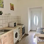 Lelle-kert 01 Apartamento *