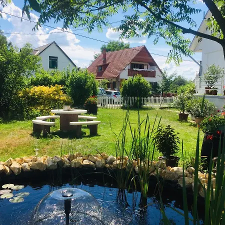 Apartmán Lelle-kert 01 *