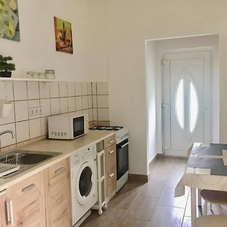 Lelle-kert 01 Apartamento *