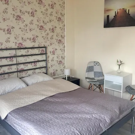 Apartamento Lelle-kert 01 *